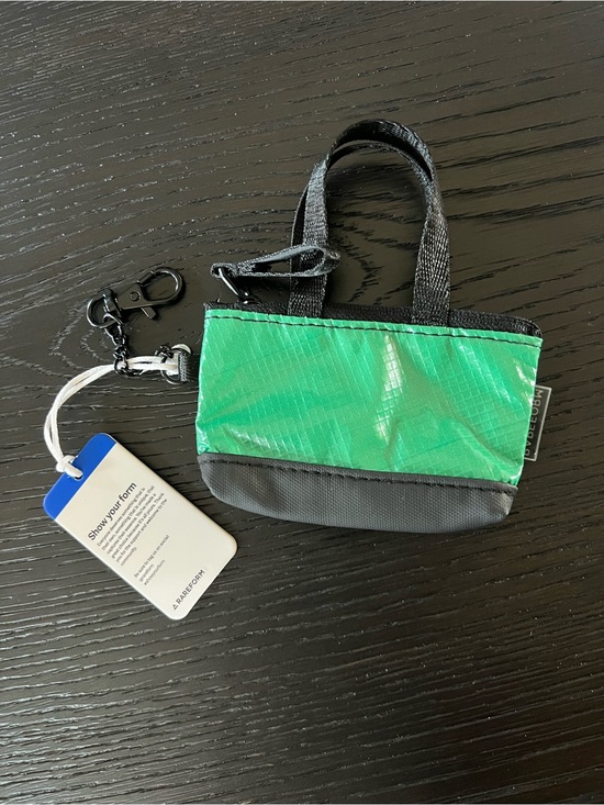 Rareform Handbags - NWT Eco-Friendly Mini Tote Keychain - Green by Rareform